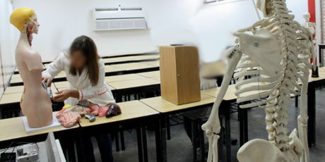 Privado de libertad estudiante de medicina por presunto acto sexual en contra de su hermana de seis años en Trujillo