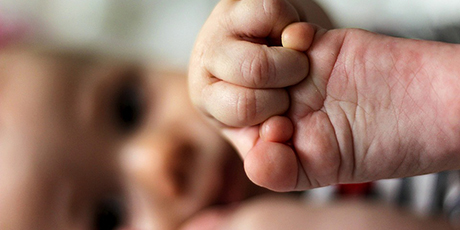 Privado de libertad hombre por la muerte de su hijastro de nueve meses en Barinas