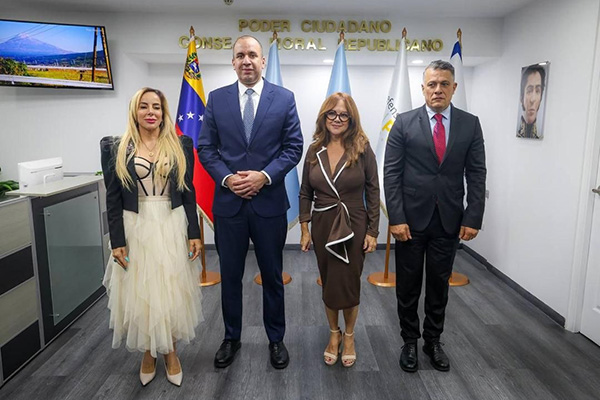 Fiscal General Larry Devoe Márquez asume la presidencia del Poder Ciudadano